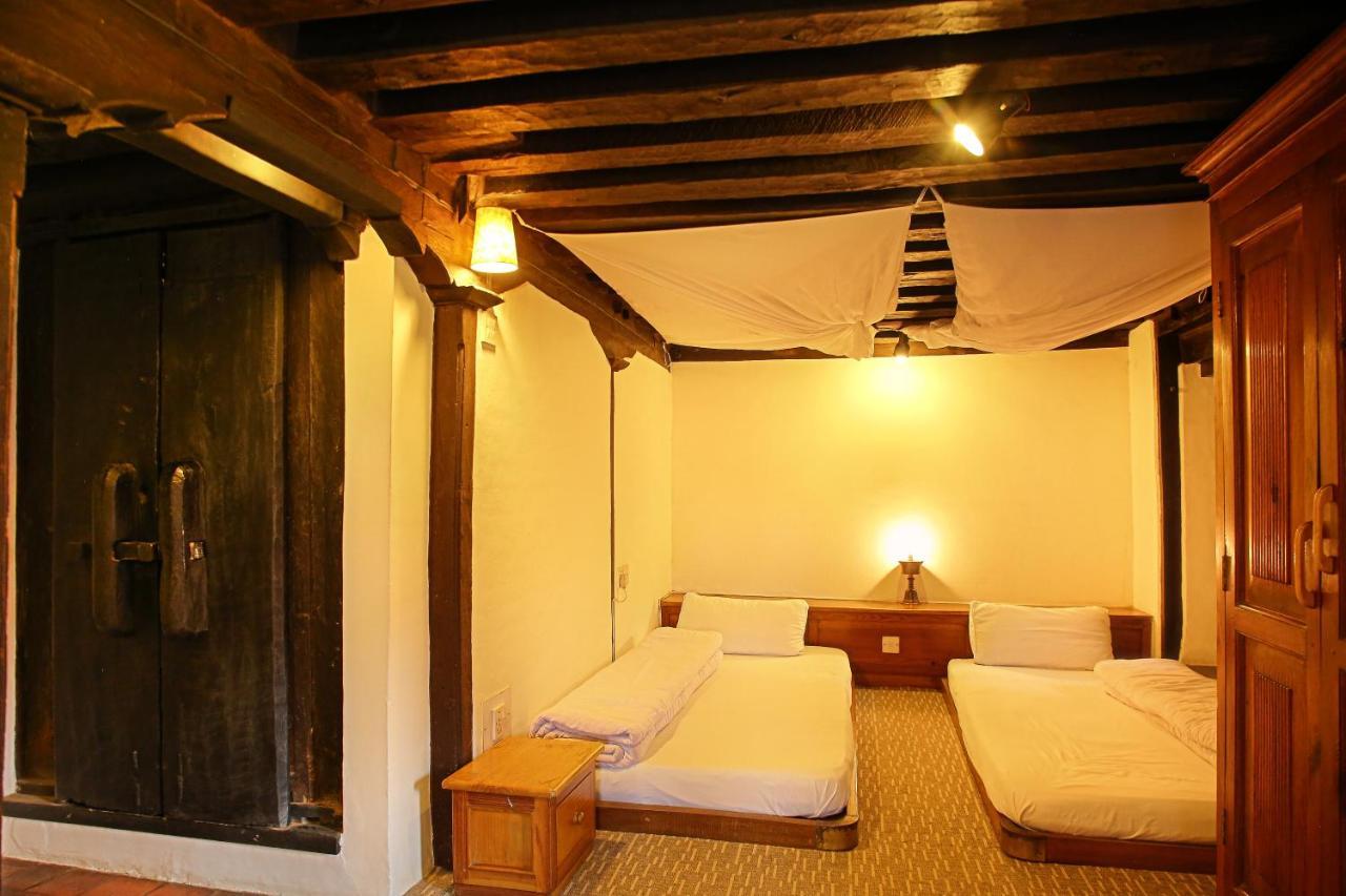 Newa Chen Historic House Unesco Lalitpur Экстерьер фото